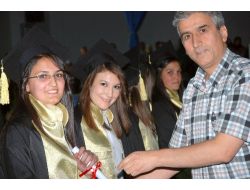 Hüseyin Cahit Korkmaz Anadolu Sağlık Meslek Lisesi'nde Mezuniyet Coşkusu