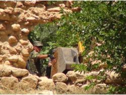 Kızıltepe'deki Faili Meçhul Kazılarında Kemiklere Ulaşıldı