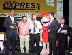 Adana Valisi Coş, Yılın Babası Seçildi!