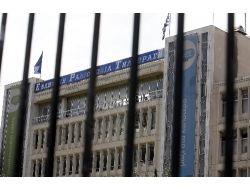 Atina'da Gösteri Yapan Binlerce Kişi, Ert Çalışanlarına Destek Verdi