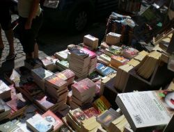 İzmir Polisi 2009'da 'Korsanlara' Karşı 440 Operasyon Düzenledi