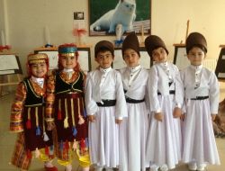 Erciş Özel Serhat İlköğretim Okulu Öğrencileri Yılsonu Sergisi Açtı