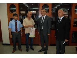 Parasını Çalan Kapkaççıları Koşarak Yakalayamadı, İmdadına Polis Yetişti