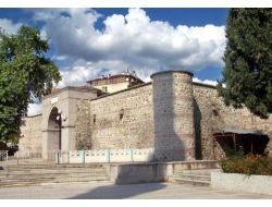 Tarihi Durakhan Yeniden Restore Ediliyor