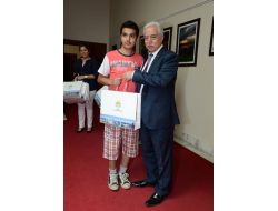 Zihni Aldırmaz, Öğrencileri Ödüllendirdi