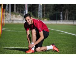 Hakan Çalhanoğlu, Almanya 3. Ligi'nde Yılın Oyuncusu Seçildi