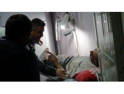 Ambulansla Minibüs Çarpıştı: 8 Yaralı