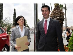 Kktc'nin İlk Kadın Başbakanı Siber Göreve Başladı