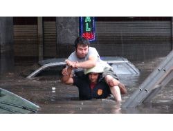 Boğulmaktan Son Anda Kurtuldular