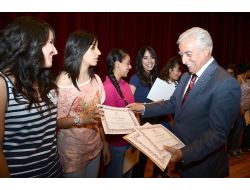 Zihni Aldırmaz Liseli Tiyatrocuları Kutladı