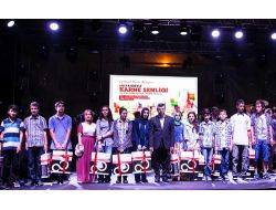 Sultanbeylili Gençlere Karne Armağanı