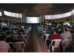 Eyüp Açıkhava Sinemasında ‘taş Mektep’ Gösterildi
