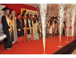 Leyla Hanım Koleji’nde Mezuniyet Coşkusu