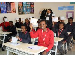 Karne Sevinci Yaşayan Afrikalı Öğrenciler 2 Yılda 3 Dil Öğrendi