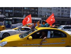 Ankara'da Taksici Esnafı ‘gezi Eylemleri Bitsin' Diye Konvoy Yaptı