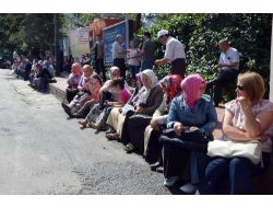 Öğrenciler Sınavda, Aileler Duada...