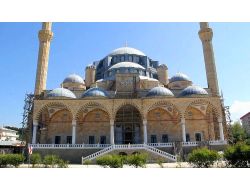 26 Yıldır Süren Saraybuynu Camii İnşaatı Yıl Sonunda Tamamlanacak