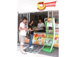 Kesdo, Dondurma Alana Kitap Hediye Ediyor