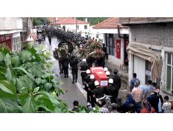 Edremitliler Şehidini Yalnız Bırakmadı