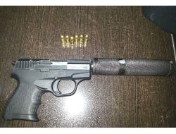 Tatvan’da Susturucu Takılı Silah Ele Geçirildi