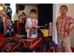 Minikler Zekasıyla Büyüledi