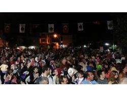 Orhaneli Karağoz Kültür Şenlikleri'nde Konser Coşkusu