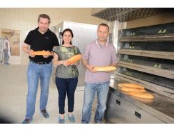 Uşak'ta Kurulan Halk Ekmek Fırınında İlk Ekmek Çıkarıldı