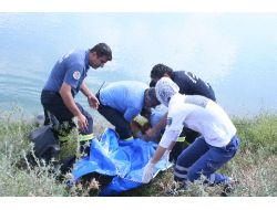 Otomobil Kanala Düştü, Baba Ve Kızı Boğuldu!