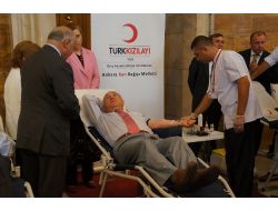 Meclis Başkanı Çiçek, Siyasileri Hukuk Zemininde Anlaşmaya Çağırdı