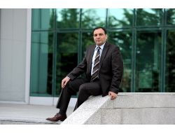 İran'da Cumhurbaşkanı Formalite, Seçimin Galibi Rejimdir!