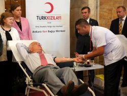 Meclis Başkanı Çiçek'ten Liderlere Kan Bağışı Çağrısı