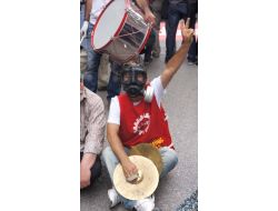 Grevci Sendikalar, Davul-zurna Eşliğinde Halay Çekti