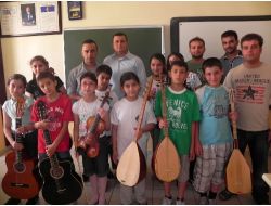 Öğrenciler, Yaz Okulunda Hem Eğlenecek Hem De Öğrenecek