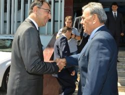 Vali Toprak: Esnaf Ve Halk Çadırlardan Rahatsız