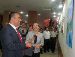 Hınıs'ta İlk Resim Sergisi Açıldı