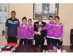 Karete Şampiyonlarına 2 Bin 500'er Tl Ödül