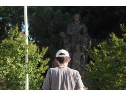 Orhangazi'de Bir Duran Adam