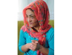 17 Yaşındaki Sakine'nin Aynaya Bakabilmesi 10 Bin Liranın Bulunmasına Bağlı