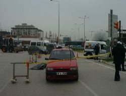 Yolun Karşısına Geçmek İsterken Otomobil Çarptı