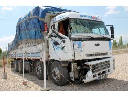 İşçi Servisi Tır'la Çarpıştı: 4 Ölü, 18 Yaralı