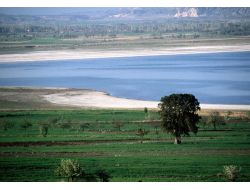 'Burdur Gölü, Derelerden Beslenirse Kurumaktan Kurtulur'