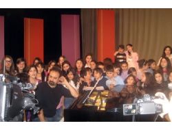 Aibü Öğretim Üyesi Durak'ın Çocuk Şarkısı, Trt’de Şampiyonluk İçin Yarışacak