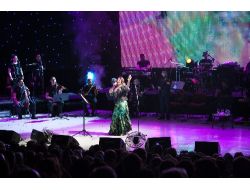 Sibel Can Bursa’da Gönülleri Fethetti