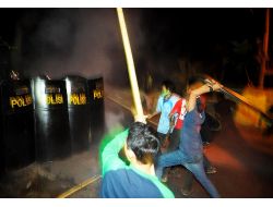 Benzin Sübvansiyonunun Azaltılması Endonezya'yı Karıştırdı