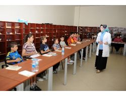 Kekemelere Konuşma Eğitimi Veriyor