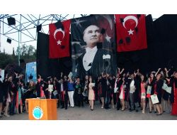 Eğitim Fakültesi Mezunlarını Uğurladı