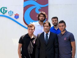 Trabzonspor 4 Futbolcu İle Sözleşme İmzaladı