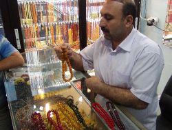 Tespihleri Kimisi Stres Kimisi İse Şifa İçin Kullanıyor