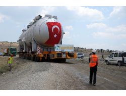 Nikel Madeni Çıkaracak Dev Kazan, Köylüler Tarafından Çiçekle Karşılandı