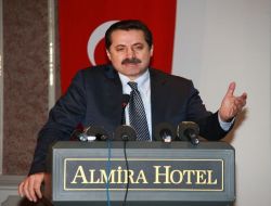 Bakan Çelik, Eski Siyasetçi Arkadaşlarıyla Yemekte Buluştu